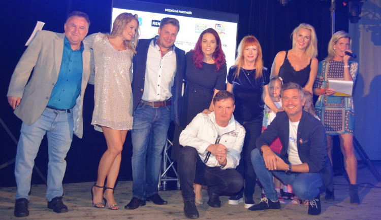 Jihočeskými Novými Hrady zněly písně od Báry Štěpánové, Martina France, Šárky Vaňkové nebo Tomáše Savky