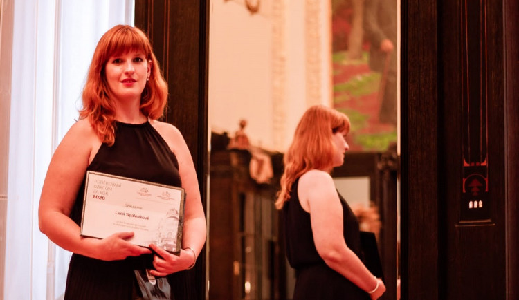 Lucie Spálenková při předávání ocenění.