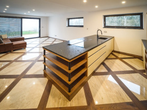 Kámen je skvělý interiérový prvek a jeho obliba roste. Od příštího roku však výrazně zdraží, varuje jihočeské kamenictví