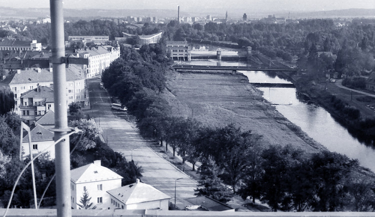 DRBNA HISTORIČKA: Jiráskovo nábřeží