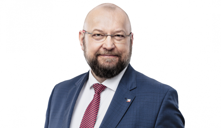 Politik, dramaterapeut, ochotník. Na dotazy čtenářů bude online odpovídat dvojka jihočeské kandidátky SPOLU Jan Bartošek