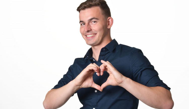 Mladí, chytří a zapálení se do politiky nehrnou. Právník Libor Vondráček je výjimka