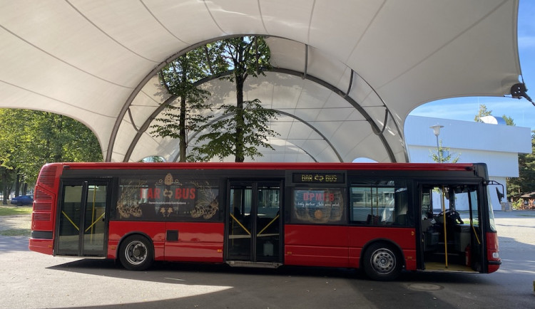 BarBus rozhýbe pivní festival. Projížďky s pivním osvěžením nabídne i pro soukromé akce