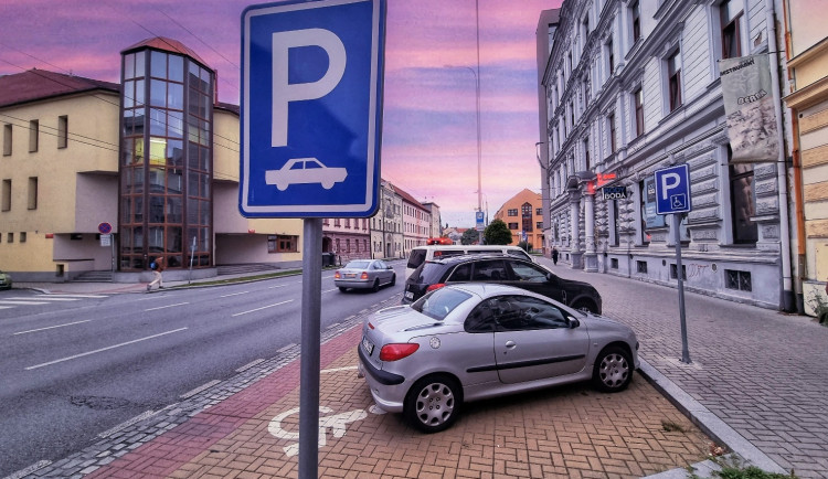 Parkovací zóny se od prosince rozšíří do jižní části Budějovic