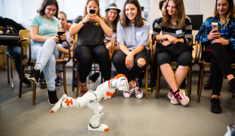 Czechitas začínají vzdělávat středoškoláky