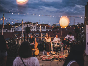 Jsme tak trochu pankáči. Hrajeme klasické evergreeny, neodpustíme si ale Duu Lipu nebo Billie Eilish, říká Magda Smolková z Couple of Sounds