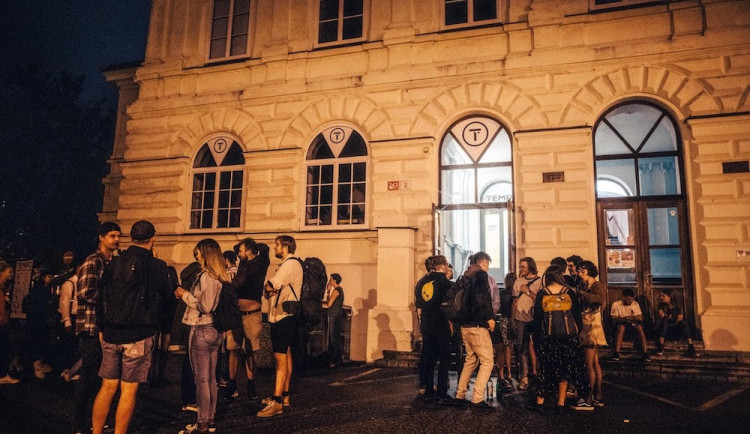 Hudební klub Tempo opět otevřel a láká na koncert Tata Bojs