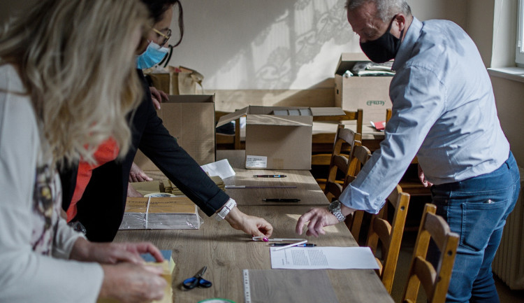 Politici na jihu Čech před volbami vsadili na osobní kontakt s lidmi