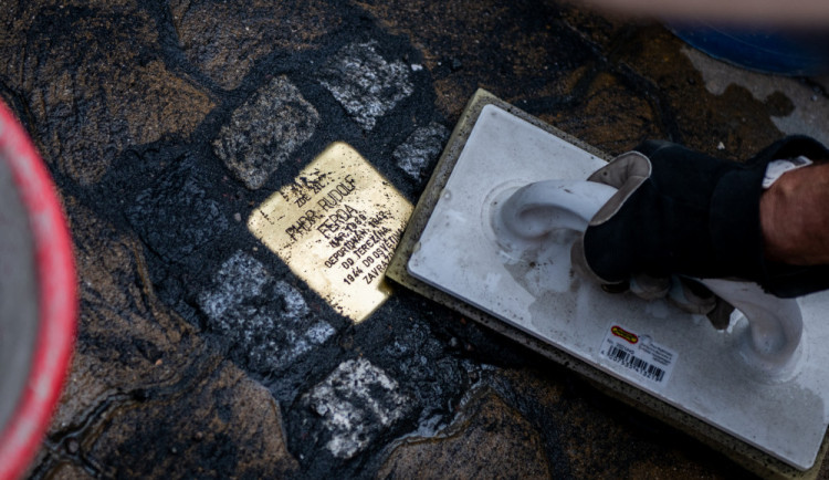 V Krumlově jsou první kameny zmizelých. Připomínají oběti holocaustu