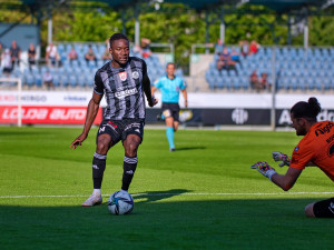 Dynamo po dalším comebacku udolalo Pardubice