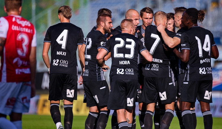 Dynamo po dalším comebacku udolalo Pardubice