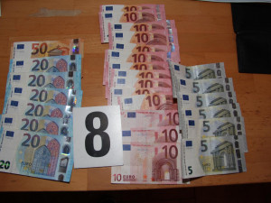 Policie zadržela dva dealery pervitinu. Měli u sebe drogy za 870 tisíc korun