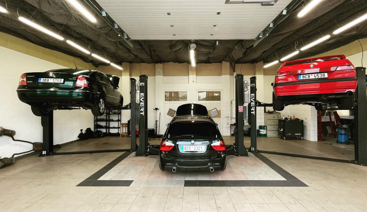 Family car service sídlí v Českých Budějovicích.