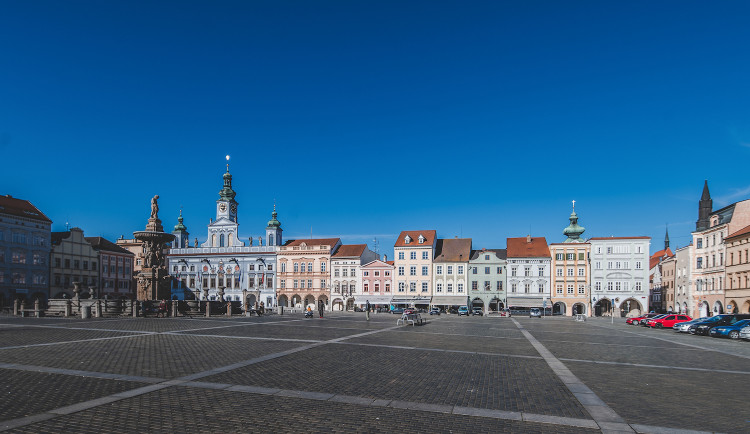 Nejtepleji bylo dnes v Českých Budějovicích. Teplota přesáhla 25 stupňů Celsia