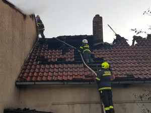 Hasiči likvidovali požár stodoly. Škoda přesahuje milion a půl