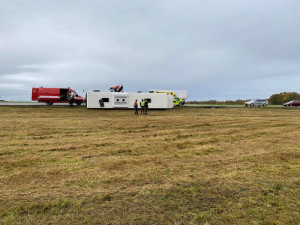 U Pištína se převrátil autobus. Cestovalo v něm 38 vojáků