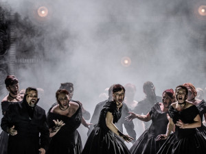 Opera Mefistofeles. Foto: Martina Root