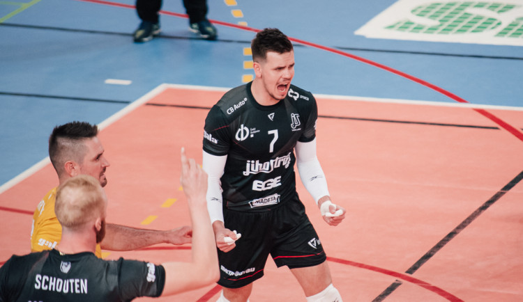 dan.kubat14@gmail.com  +420774407608