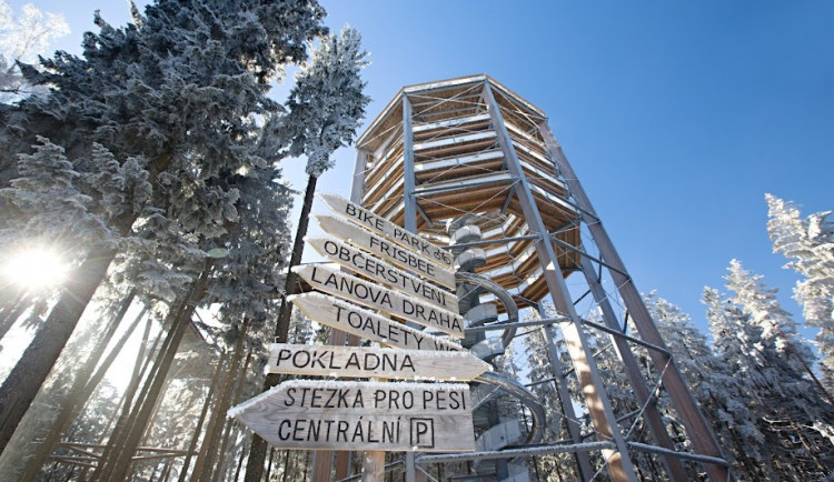 Podpořte svou imunitu pohybem v čisté šumavské přírodě Skiareálu Lipno a užijte si lyžování a kvalitní služby