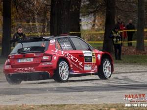 Krumlovská rally odstartovala zkouškou na budějckém výstavišti. Vedení se ujal Pech