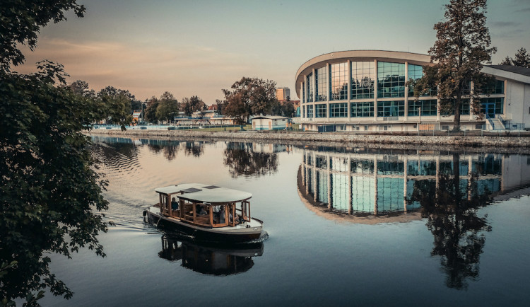 Zájem o plavbu na Budějovicku roste. Komory mají rekord