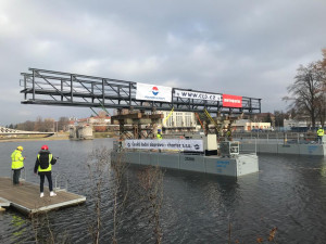 Výměna lávky nad Jiráskovým jezem v Českých Budějovicích.