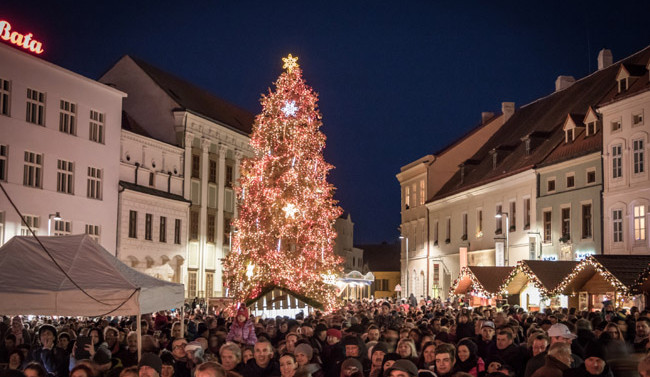 Nejatraktivnější advent na jižní Moravě? Ve Znojmě bude s ruským kolem i bruslákem