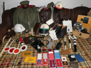 Výročí policie připomíná výstava na radnici. K vidění jsou unikátní uniformy