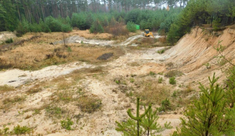Celkový pohled na Pískovnu Ledenice během vytváření tůní.