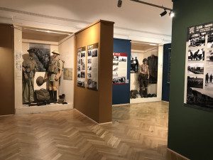 Příběh Československé samostatné obrněné brigády za druhé světové války si mohou lidé prohlédnout až do ledna. Krumlovské muzeum prodloužilo jedinečnou výstavu