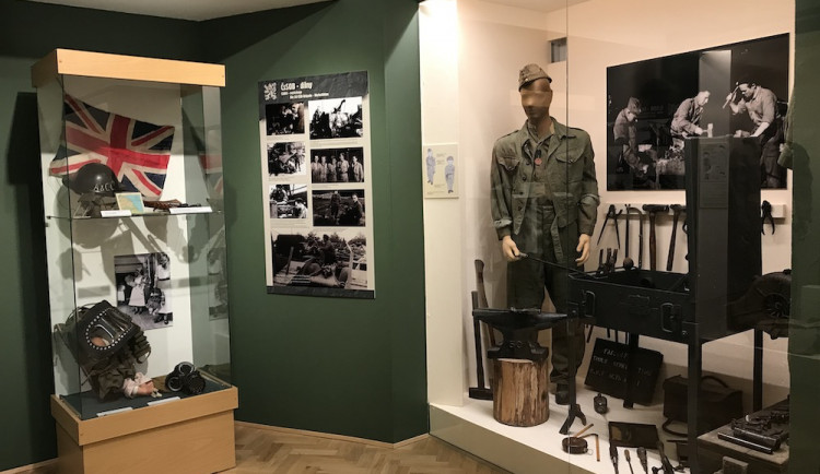 Příběh Československé samostatné obrněné brigády za druhé světové války si mohou lidé prohlédnout až do ledna. Krumlovské muzeum prodloužilo jedinečnou výstavu