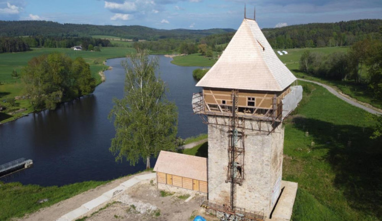 Sdružení obnovilo jihočeskou tvrz Tichá. Příští rok bude přístupná pro veřejnost