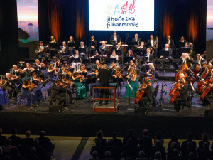 Jihočeská filharmonie nabízí na některé koncerty vstup zdarma. Chce přilákat víc lidí