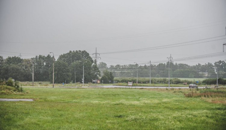 Lokalita se nachází naproti Makru v katastru Hrdějovic.