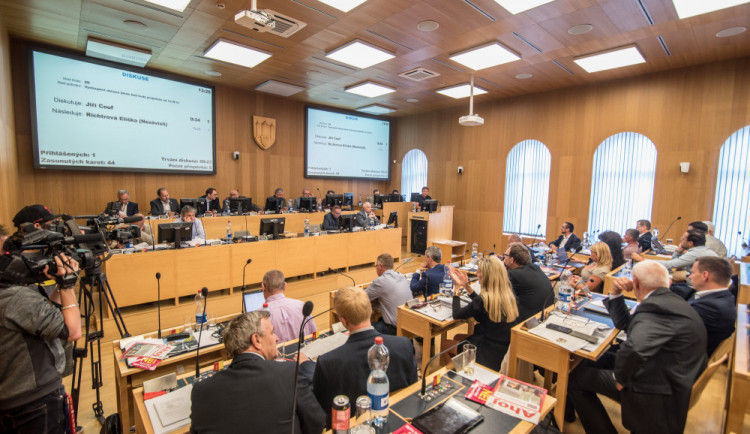 Náměstek Vojtko je poslancem. Opozice se ptala, kdo bude v Budějovicích řídit školství