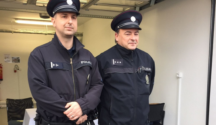 Na místo dorazili jako první Jan Srb (vlevo) a František Tlapa.