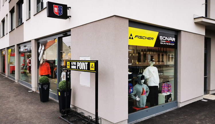 Obchod se nově nachází na adrese Husova třída 115.