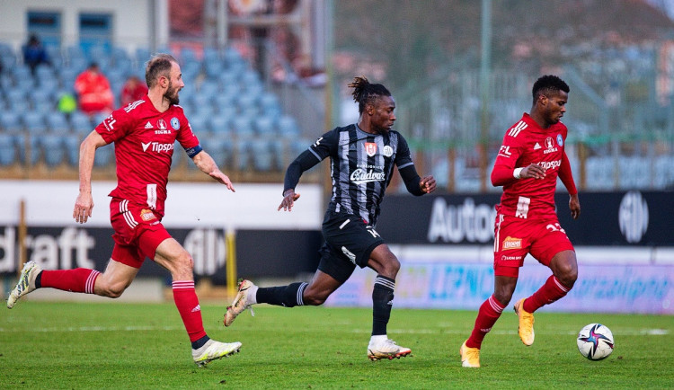 Další domácí výhra, Dynamo složilo Olomouc