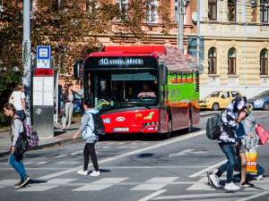 V autobusech budějovického dopravního podniku je možné platit kartou