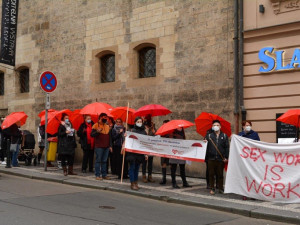 V pátek 17. prosince se v 14.30 hodin pracovnice a podporovatelé ROZKOŠE bez RIZIKA vydají na tradiční pěší průvod Prahou za ukončení násilí na ženách a mužích pracujících v sexbyznysu.