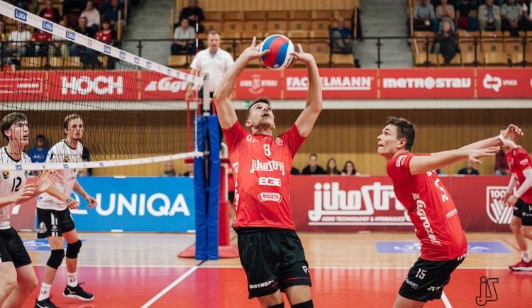 Jihostroj vyhrál v Beskydech 3:0 a má desátou extraligovou výhru v řadě