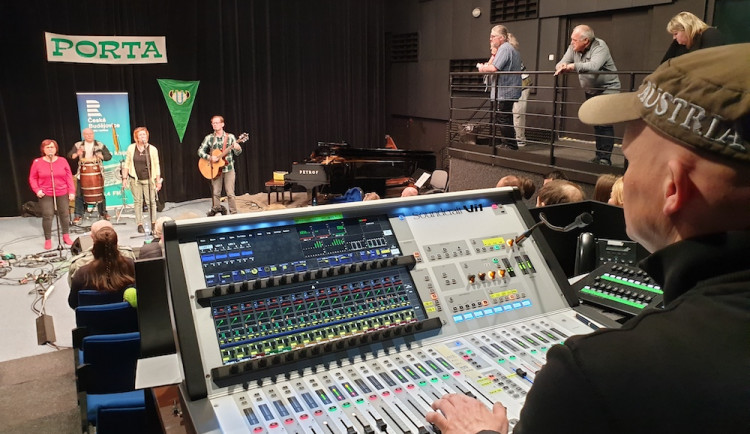 Český rozhlas České Budějovice se i v roce 2022 těší na osobní setkání s posluchači u některého z koncertů ve studiovém sále U Tří lvů