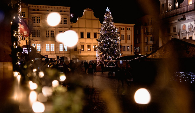Budějcký vánoční stromeček opět zvítězil. Popáté v řadě ho lidé zvolili nejkrásnějším v republice