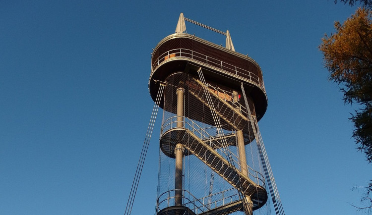 Původní Hýlačka u Tábora byla nejstarší dřevěná rozhledna v ČR