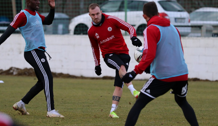 Dynamo začalo přípravu s Basseyem a bez Talovierova. Klub získal posilu z Moskvy