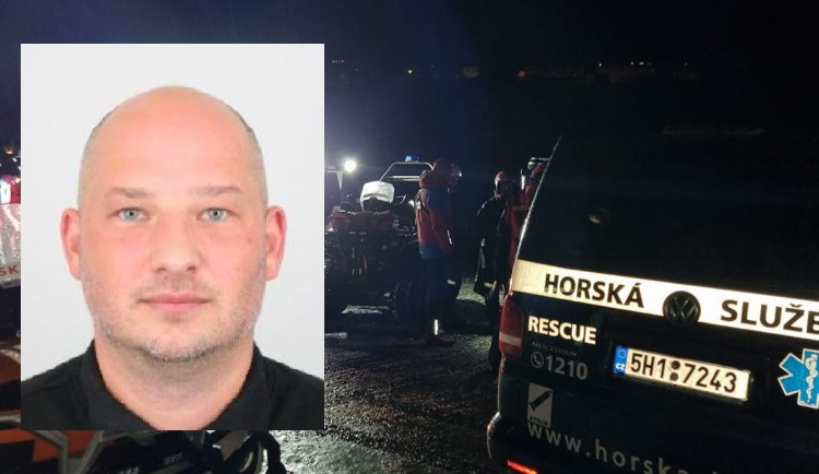 Na Šumavě se ztratil muž, pátrání v nepřístupném terénu pokračuje