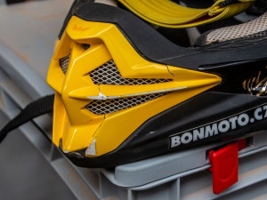 Budějčák Michek měl nehodu cestou na start etapy, na dálnici narazil do svodidel