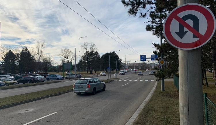 Na Strakonické už se řidiči neotočí.