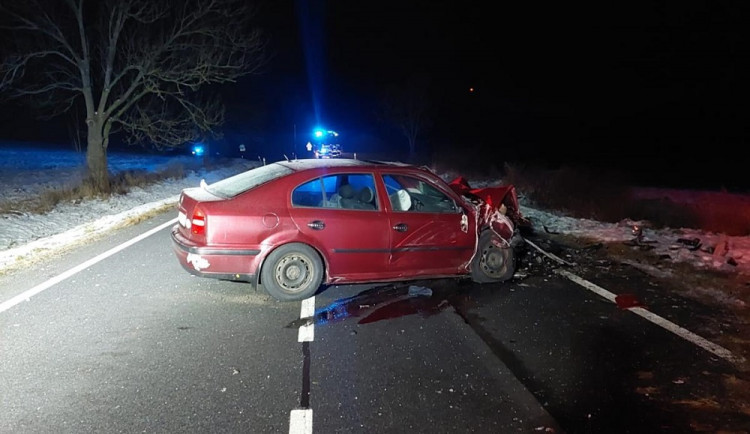 V prosinci se stala tragická nehoda na Prachaticku. Řidič tam přejel v zatáčce do protisměru. Při střetu s autem zemřela jeho spolujezdkyně.