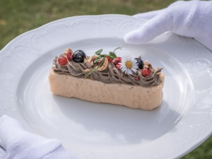 Děláme catering trochu jinak. Někdy místo v kuchyni probíhají přípravy v truhlářské dílně, kde si vyrábíme itinerář sami, říká Martin Koptiš